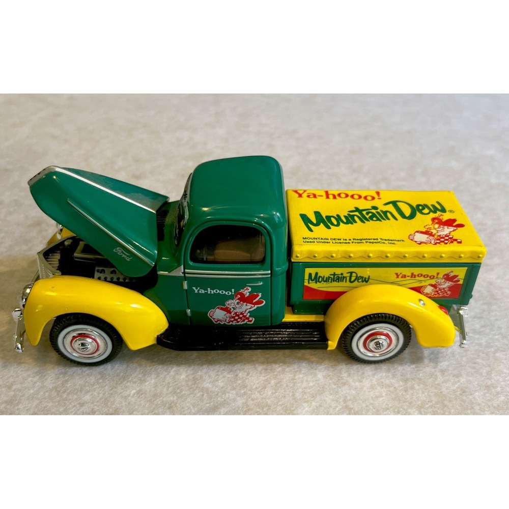 Mountain Dew Ya-hoo! Hillbilly Golden Wheel DieCast 1940 Ford Delivery Truck